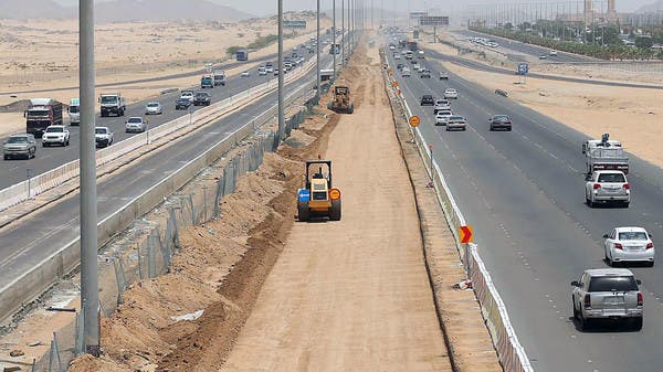 8 دول عربية تناقش اتفاقية نقل المسافرين براً