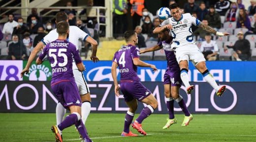إنتر يعاقب فيورنتينا بثلاثية ويتصدر الدوري الإيطالي