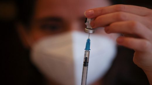 جرعة من لقاح فايزر