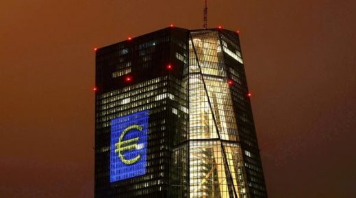 كيف يؤثر رفع سعر الفائدة المتوقع بأميركا على أوروبا والأسواق الناشئة؟