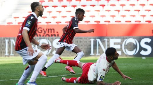 نيس يفرط بالفوز على موناكو في الدوري الفرنسي