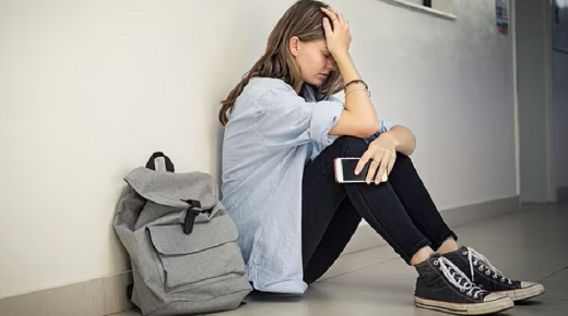 سيعرف ما يثقل ظهرك وتعاني منه وحدك بصمت، ويجهله نوعه الكثيرون، وبينهم أنت بالذات