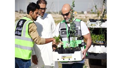 التجاري يدعم حملة محافظة الأحمدي "نخيّم ونزرع" 