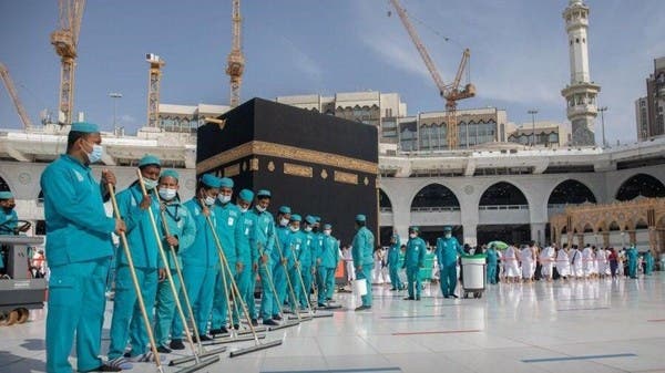 باحتياطات مشددة .. شؤون الحرمين تستعد لأداء صلاة الجمعة 