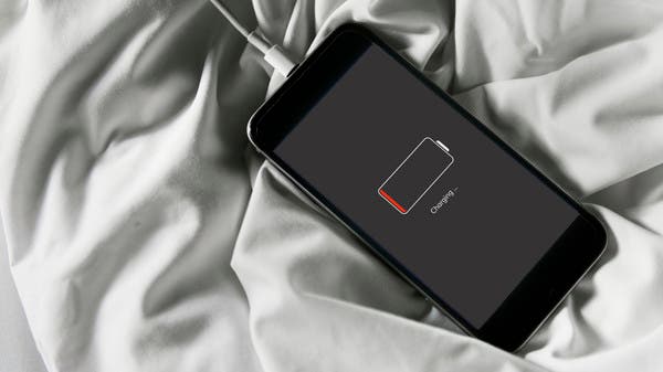 بطارية الهاتف تقاوم التجمد .. تعمل عند 50 درجة تحت الصفر 