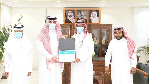تكريم سعودي قدم 700 تقرير عن تشوهات بصرية 