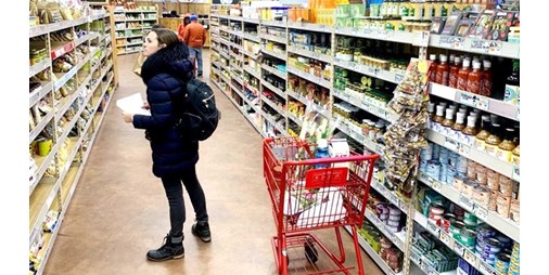 تكلفة الغذاء هي إفراغ جيوب الأمريكيين أكثر من غيرها 