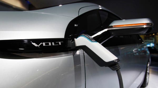تنتج شركة Tesla المنافسة الأوروبية للبطاريات أول خلية ليثيوم أيون 