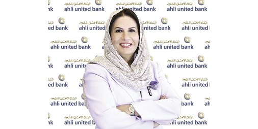 جهاد الحميضي يتسلم جائزة الرئيس التنفيذي 