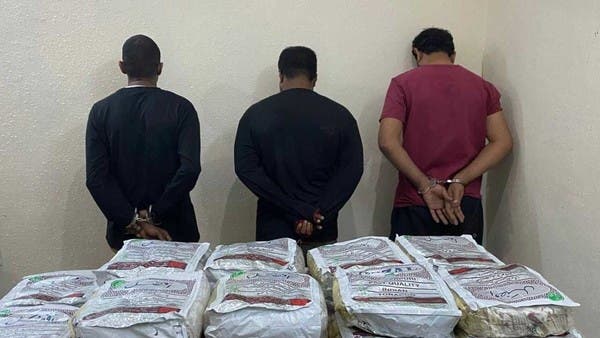 شرطة جازان تعتقل 3 أشخاص بتهمة إيواء 36 مخالفاً 