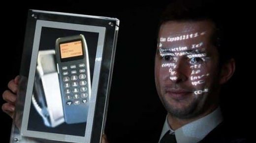 قصة أول رسالة SMS في العالم .. وما هو ثمنها؟ 