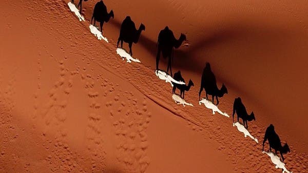 لوحات جمالية مذهلة للصحراء الذهبية وسط المملكة العربية السعودية 