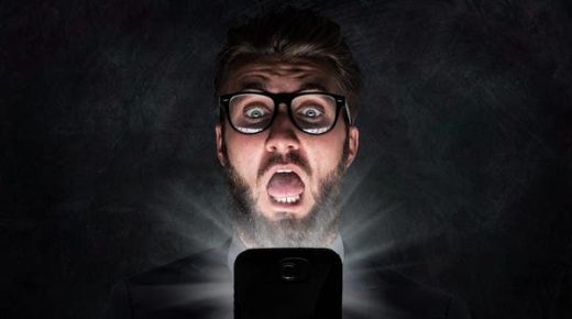 ممثلة بريطانية تشعل الاتصالات .. وظيفة التنصت على iPhone 