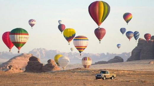بدأ مصور سعودي هاوً بكاميرا قديمة وقام بجولة حول العالم في عمليات إنسانية 