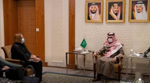 فيصل بن فرحان يبحث مع مساعد وزيرة الخارجية الأمريكية التعاون المشترك 