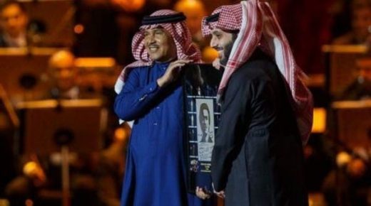 محمد عبده يحصل على شهادة غينيس من بوابة "الهولوغرام" 