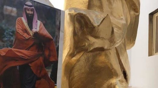 نحات سعودي يقدم منحوتة لولي العهد بعنوان "محور المجد" 