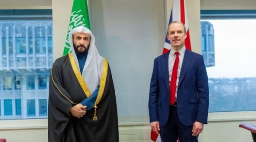 وزير العدل السعودي يبحث مع نظيره البريطاني التعاون القضائي 