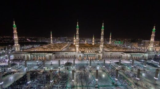 اضاءة المسجد النبوي .. من سعف النخيل لافضل انواع الانارة 