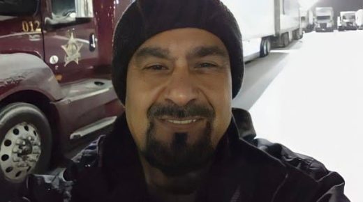 الكلاب تهاجم سعودي وتلتقطه في أمريكا 