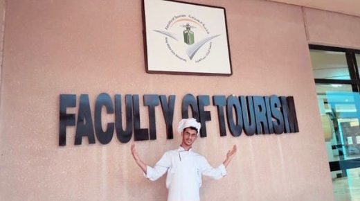 بعد إثارة الجدل هذا ما قاله طالب سعودي عن "الطبخ". 