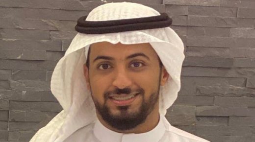 شاب سعودي يتعلم 3 لغات للتواصل مع الوافدين في المملكة 