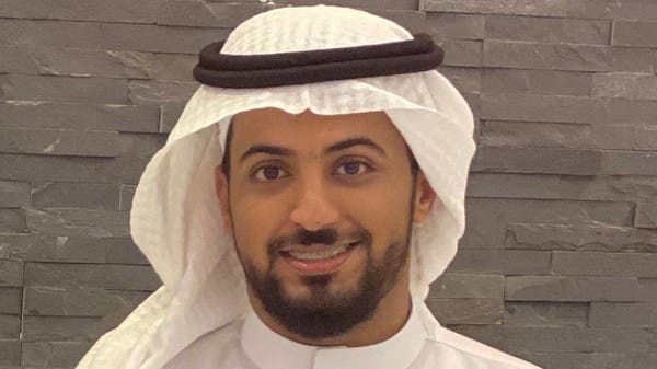 شاب سعودي يتعلم 3 لغات للتواصل مع الوافدين في المملكة 