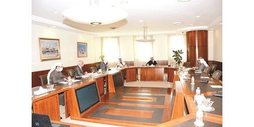 يواصل مركز عبدالعزيز الصقر تقديم البرامج 