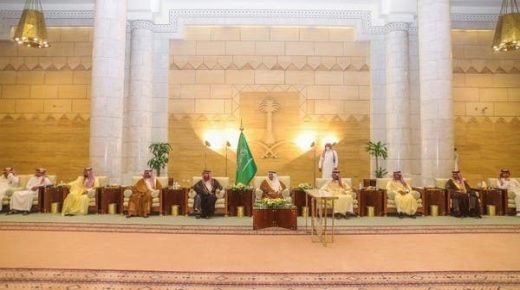 أمير منطقة الرياض يكرم الفائزين في مهرجان الملك عبدالعزيز للإبل 