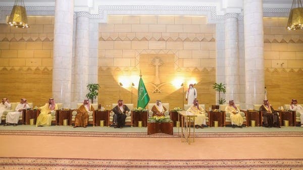 أمير منطقة الرياض يكرم الفائزين في مهرجان الملك عبدالعزيز للإبل 