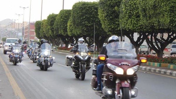 بالصور .. جولات بالدراجة النارية بمنطقة عسير 