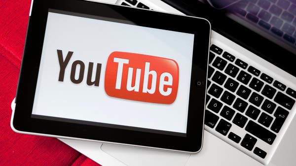 بالمال ، يجذب موقع YouTube صانعي البودكاست 