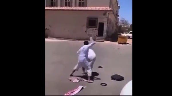 شرطة عسير تستدعي مواطنين ظهروا في فيديو مشاجرة الطلاب