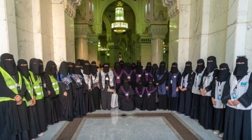 في رمضان.. 1000 متطوعة في خدمة المعتمرين بالمسجد الحرام
