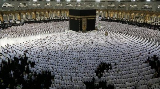 مشهد مهيب… فيديو لآلاف محتشدين بالحرم المكي فما صحته؟