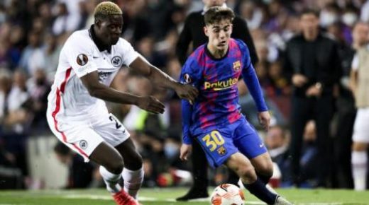  هل يعاقب الاتحاد الأوروبي برشلونة بسبب جماهير فرانكفورت؟ | رياضة دولية 
