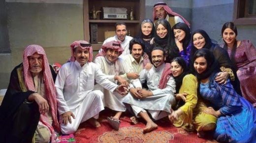 يربط العاصوف الماضي بالحاضر ويناقش استخدام المنصات لجمع الأموال 