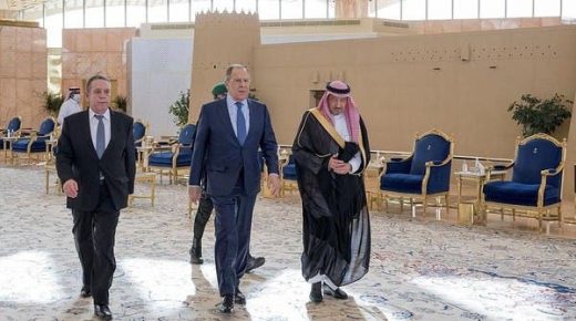 لافروف يصل إلى السعودية في زيارة رسمية