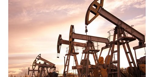 أسعار النفط تستقر مع شح الإمدادات والعينين 