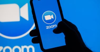 Zoom يخفض الربح السنوي وتوقعات الإيرادات مع تراجع الطلب 