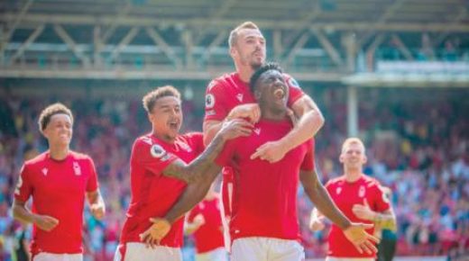 أوني ... من طفل يخيط حذائه إلى أغلى لاعب في تاريخ نوتنغهام 