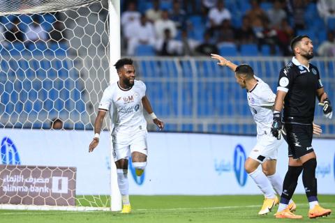 الدوري السعودي: الشباب يمطر شباك الباطن بثلاثية 