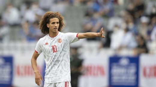 اللاعب التونسي الدولي هانيبال المجبري ينتقل من مانشستر يونايتد إلى برمنغهام 