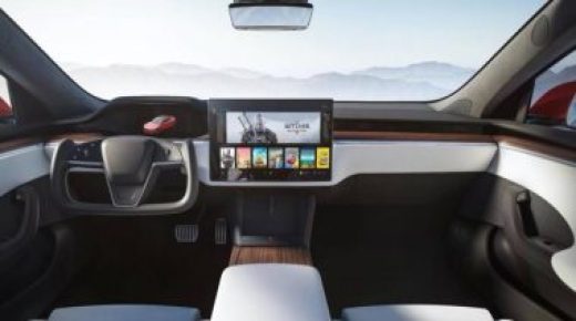 ترفع Tesla سعر برنامج القيادة المستقل بالكامل إلى 15000 دولار 