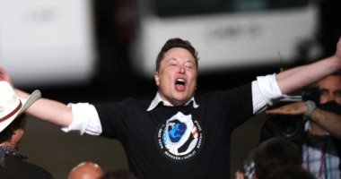 يشترك Elon Musk مع T-Mobile لربط شبكة الهاتف المحمول بالأقمار الصناعية 