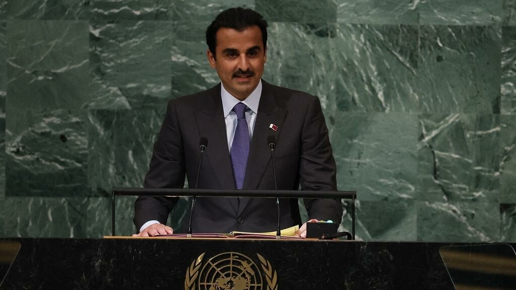 أمير قطر يؤكد أن أبواب المونديال مفتوحة لجميع الجماهير "دون تمييز". 