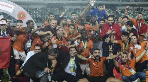 فاز نهضة بركان بكأس السوبر الأفريقي لأول مرة في تاريخه ، بعد فوزه على الوداد 2-0 