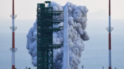 يعمل SpaceX على تحسين نظام Starlink بدفعة جديدة من الأقمار الصناعية 