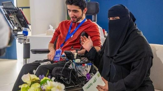 من العجز إلى التمكين.. قصة ملهمة لشاب في معرض كتاب الرياض