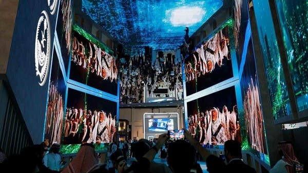 هكذا تفاعل زوار معرض “جيتكس” مع العرضة السعودية
